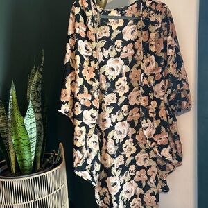 Love Culture Floral Kimono in Black and Cream
